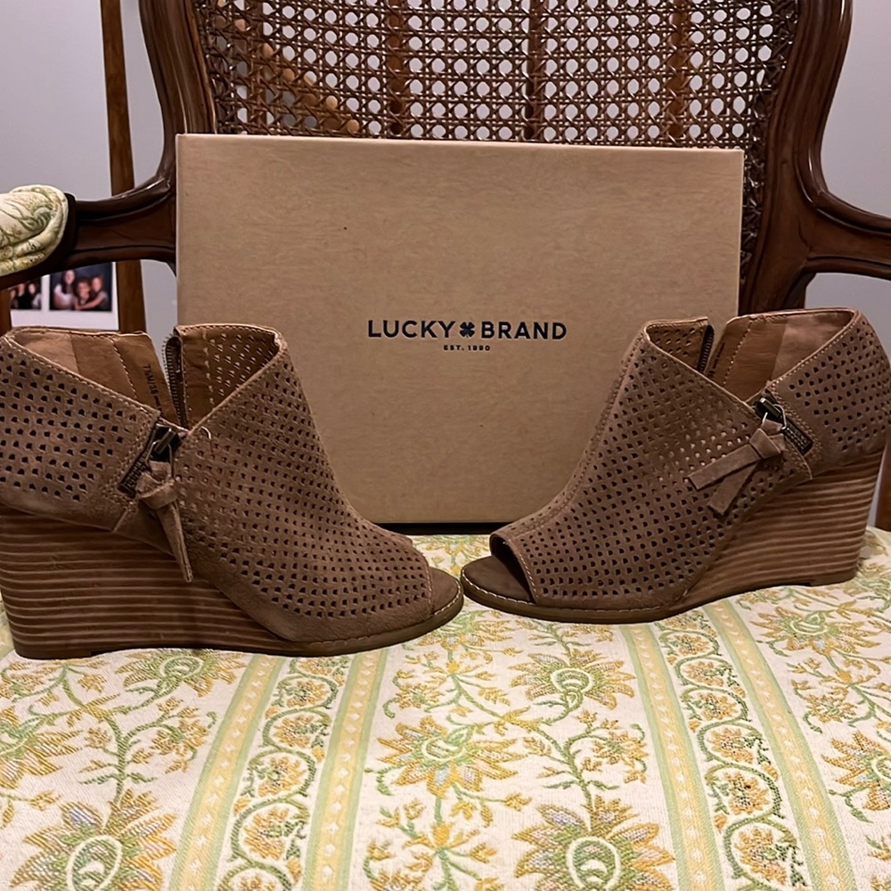 Lucky brand women’s open toe bootie shoe